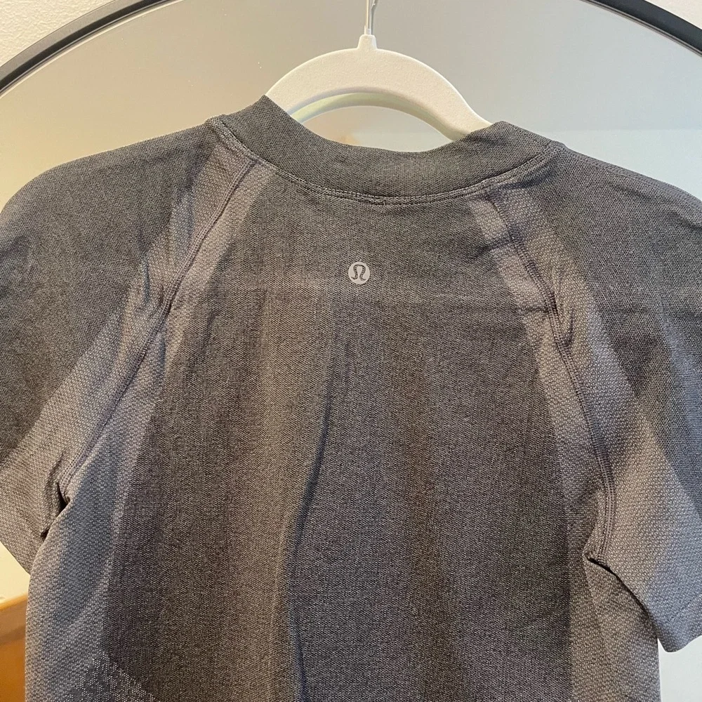 Lululemon Seamless Training Short Sleeve Swiftly Tech Shirt SIZE 10 - Picture 5 of 9